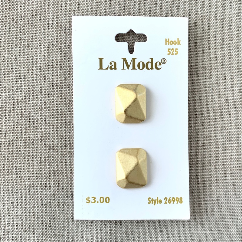 26998 Geometric Gold Rectangle – La Mode – 1 Hole – 19mm – Gold (ONLINE ORDER ONLY)