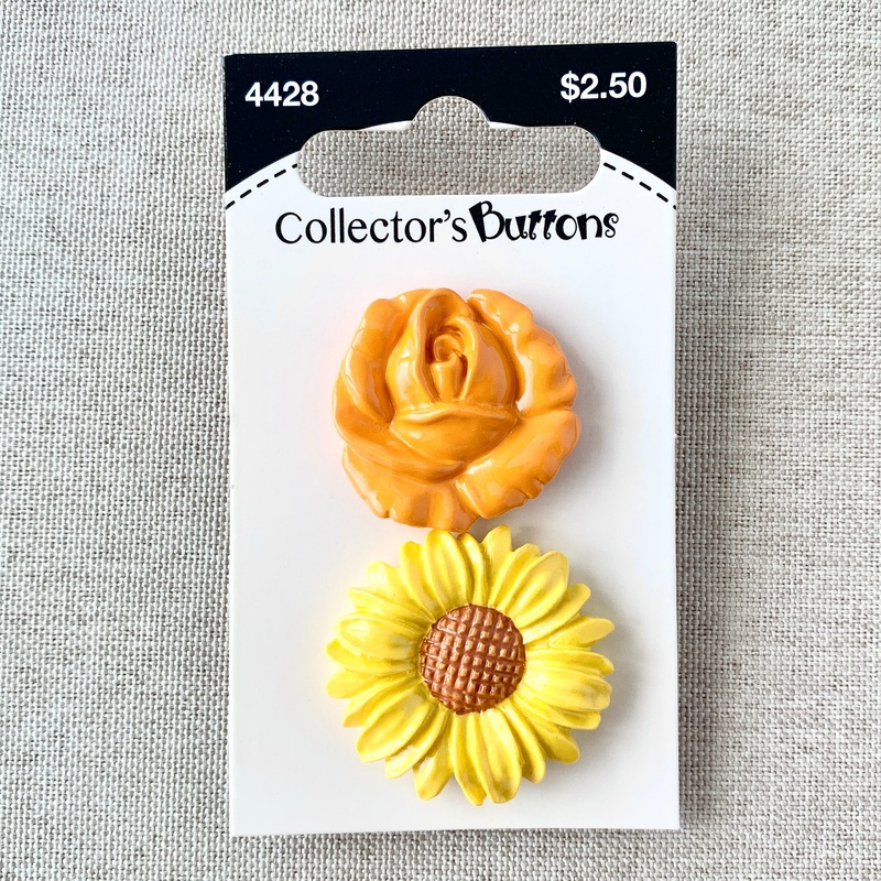 4428 Antique Flower – Collectors Buttons – 1 Hole Shank Buttons – 25mm 32mm – Orange Yellow (ONLINE ORDER ONLY)