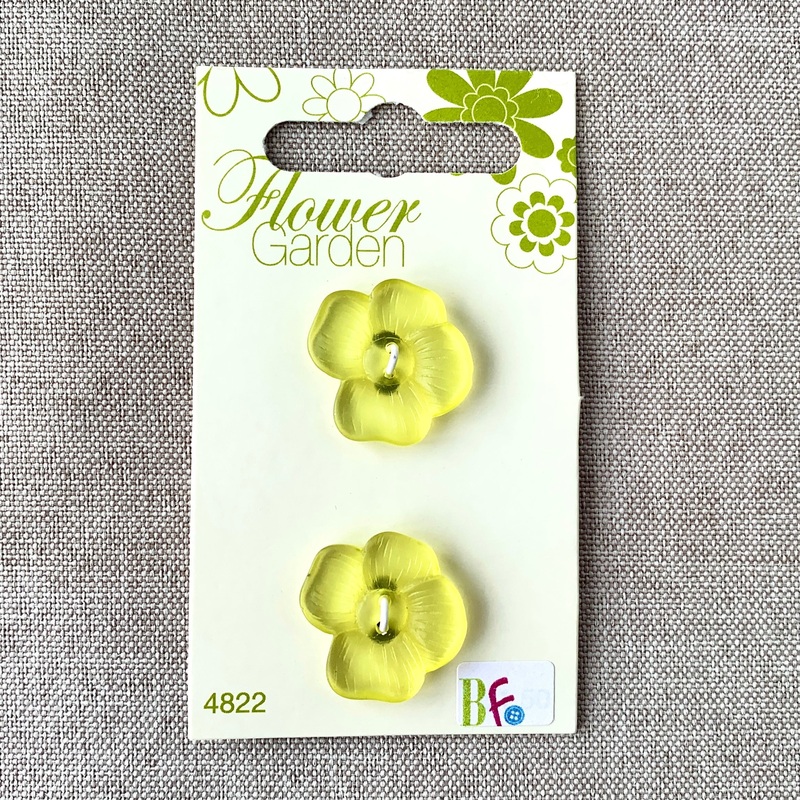 4822 Yellow Flower – Flower Garden – 2 Hole – 19mm Buttons (ONLINE ORDER ONLY)