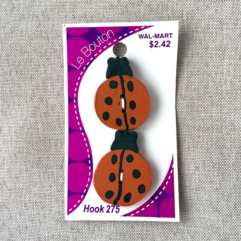 6205 Ladybug – Le Bouton – 2 Hole Button – Red (ONLINE ORDER ONLY)