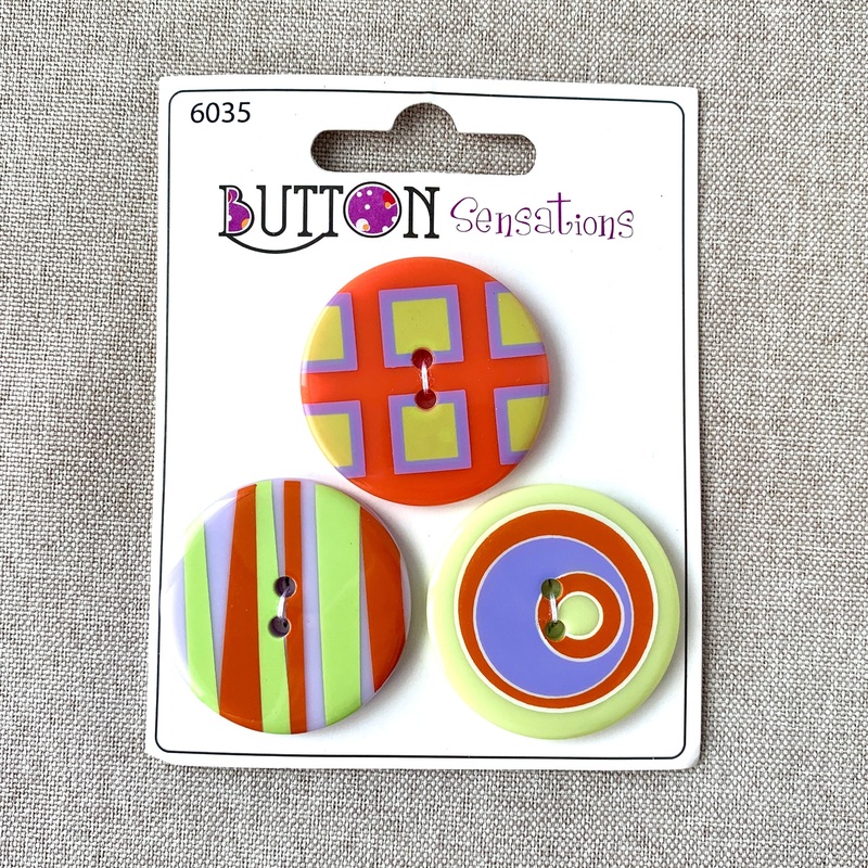 Happy 6035 – Button Sensations – 2 Hole – Red Green Purple (ONLINE ORDER ONLY)