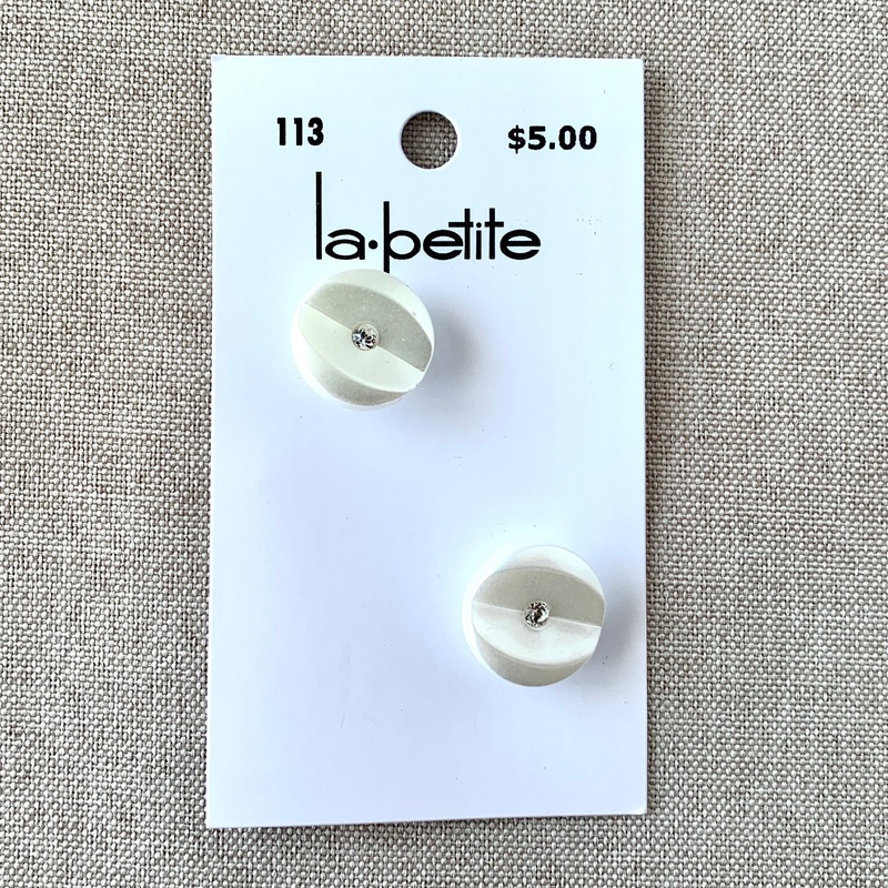113 Pearl White Crystal – La Petite – 1 Hole Shank – 16mm – Ivory White (ONLINE ORDER ONLY)