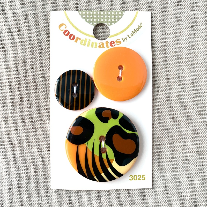 3025 – Coordinates – 2 Hole – Assorted Sizes – Black Orange Green (ONLINE ORDER ONLY)