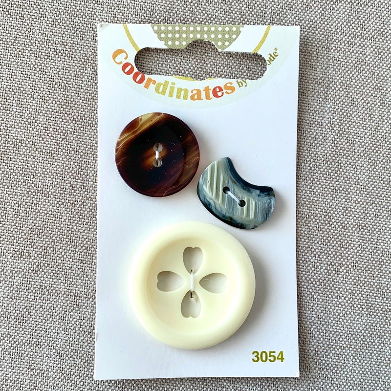 3054 – Coordinates – 2 Hole – Assorted Sizes – Brown, Grey, Ivory (ONLINE ORDER ONLY)