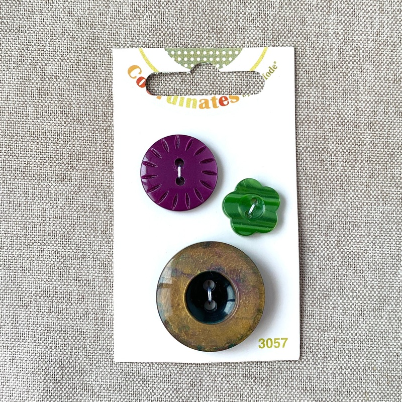 3057 – Coordinates – 2 Hole – Assorted Sizes – Brown, Purple, Green (ONLINE ORDER ONLY)