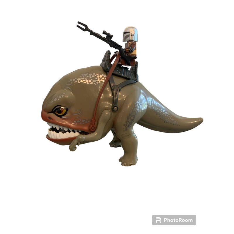 Mandalorian on Blurrg (ONLINE ORDER ONLY)