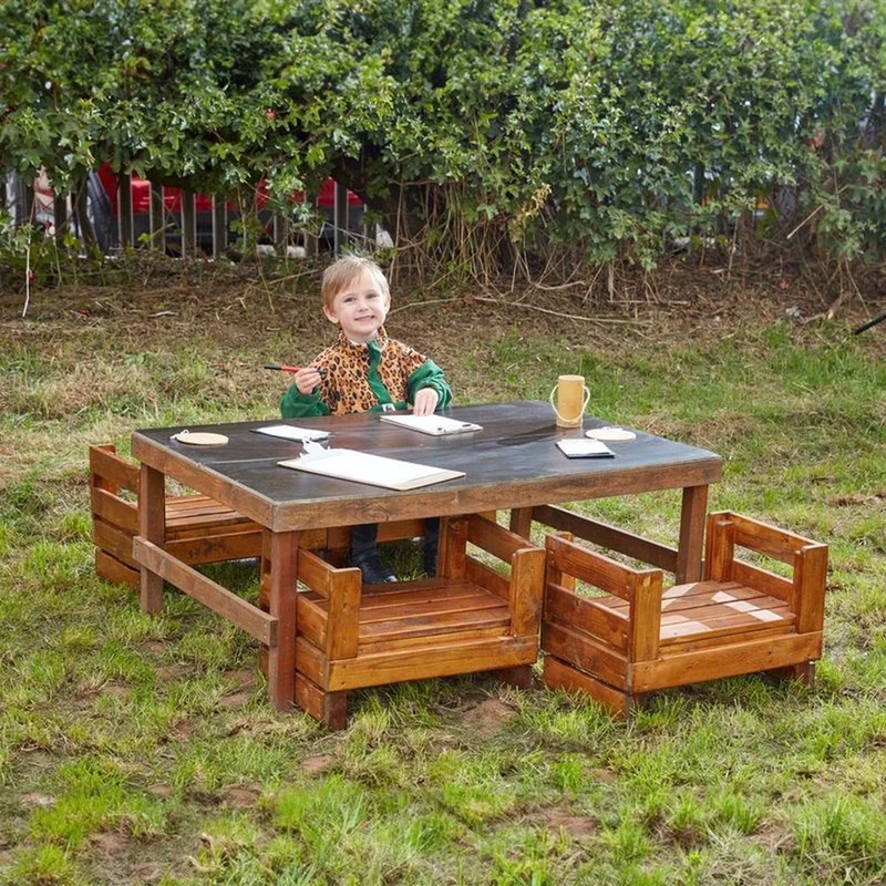Windmill H Crate Chalk Table and Seats Set